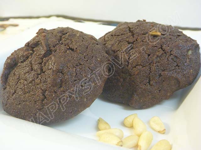 Carob and Nuts Cookies - By happystove.com