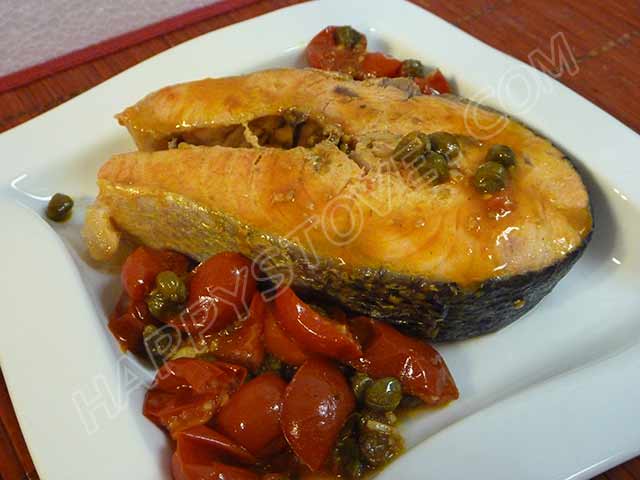 Salmon Steak with Cherry Tomatoes and Capers - By happystove.com