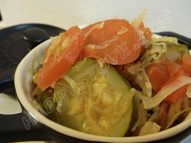 Zucchini, Cabbage and Tomato Stew - By happystove.com